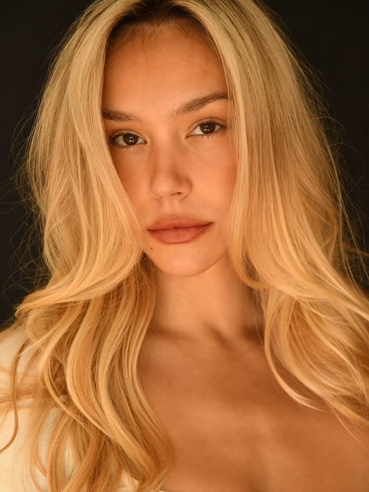 Instagram post by @alexisren: IMBD saw it first