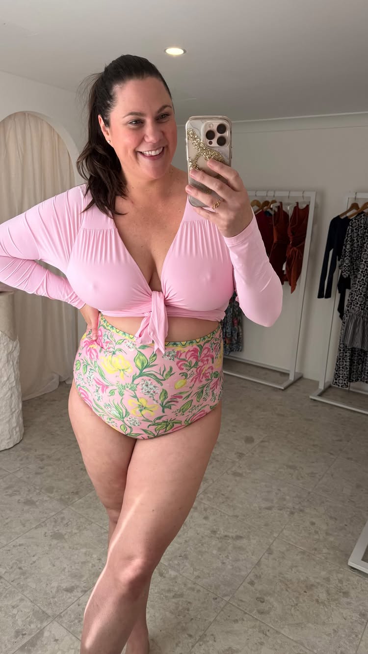 curvy_amelia_ post