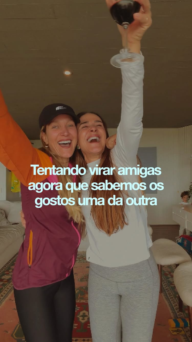 Instagram post by @eusougabriela: Super ocupadas graças a Deus 🙌🏼
