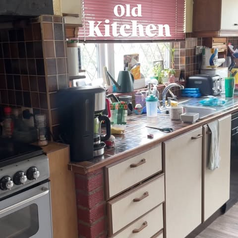 Instagram post by @iamcristina.suarez: I’ve been so obsessed with getting rid of this old kitchen…that I never stopped to think that she’s …