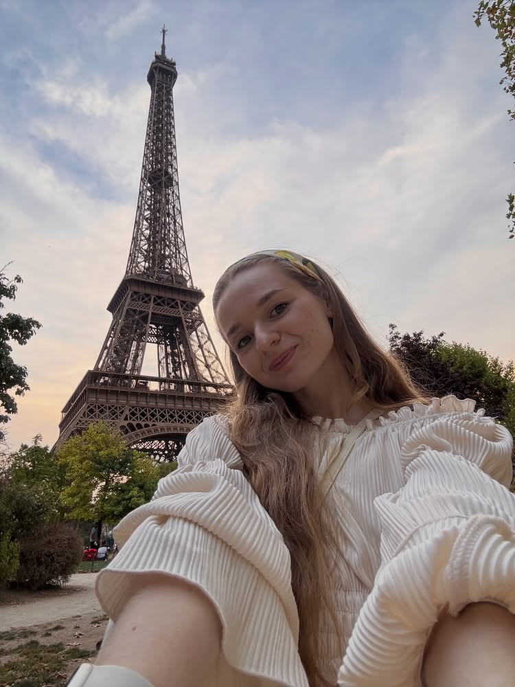 Instagram post by @immortalkate: Здається, Париж мені личить 🇫🇷🥰