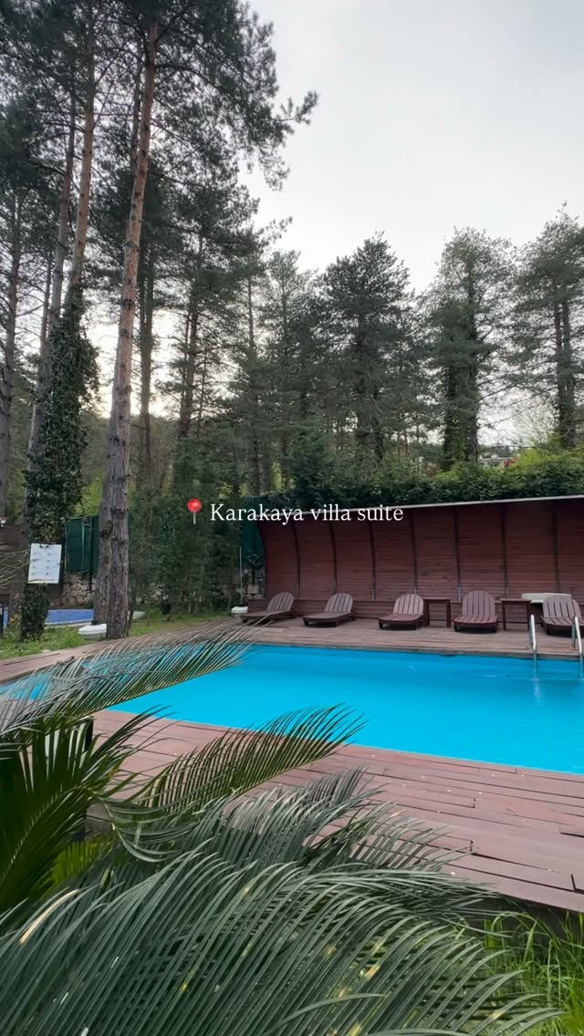 Instagram post by @karakayavillasuite: 🏨 Sapanca’da seçkin bir otel deneyimi… ama bir farkla. Burası kalabalık değil, seçkin misafirlerin …