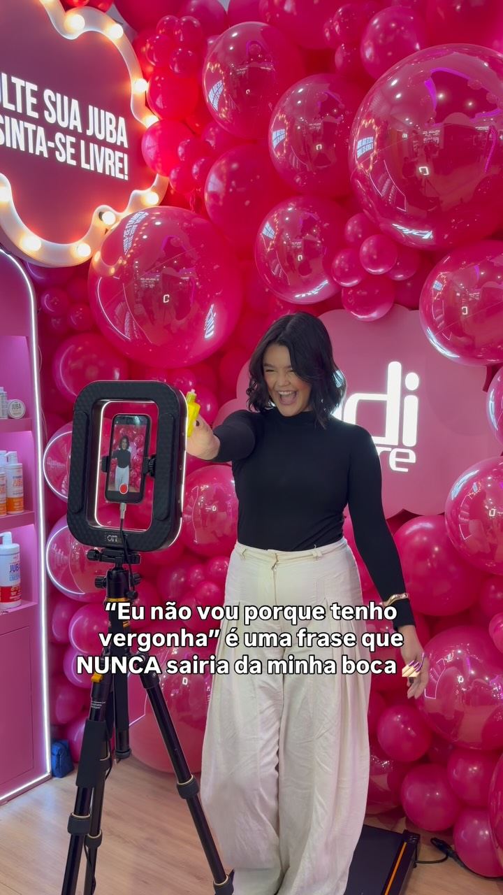 Instagram post by @kareen_lourenco: E isso me define como pessoa 💅🏻 @widicare @beautyfairprofissional Amei participar da Beauty Fair g…