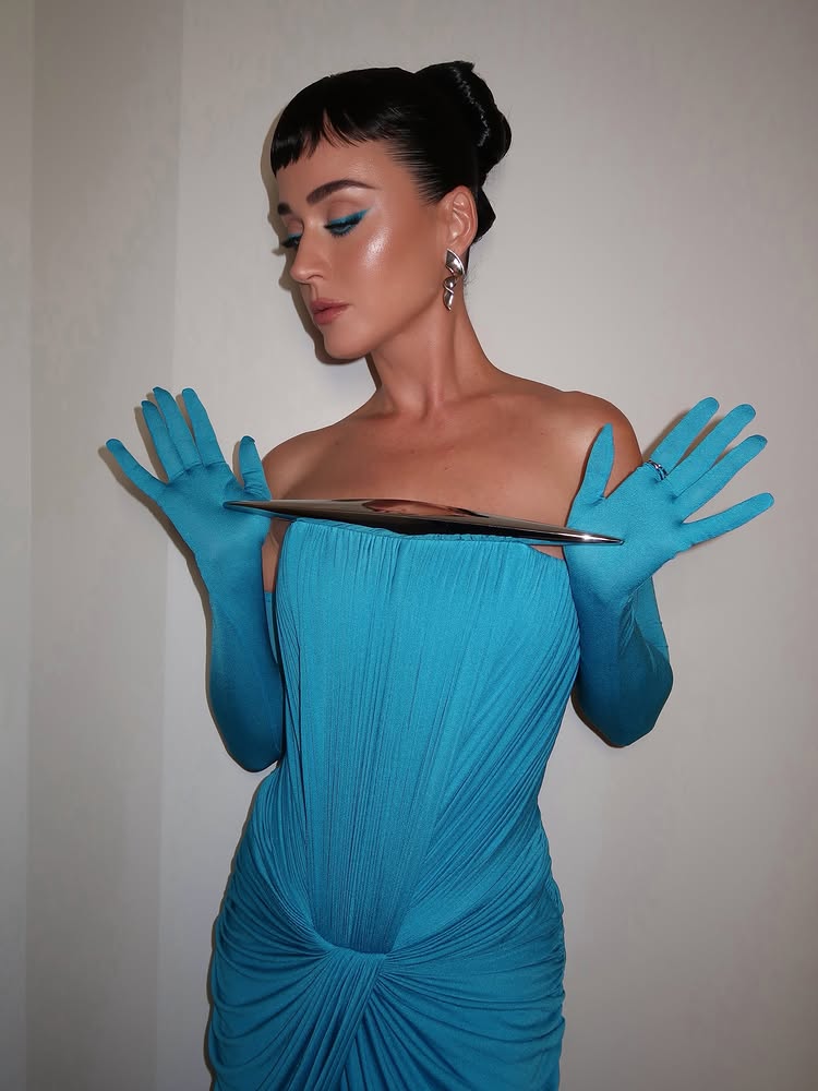 Instagram post by @katyperry: 💙