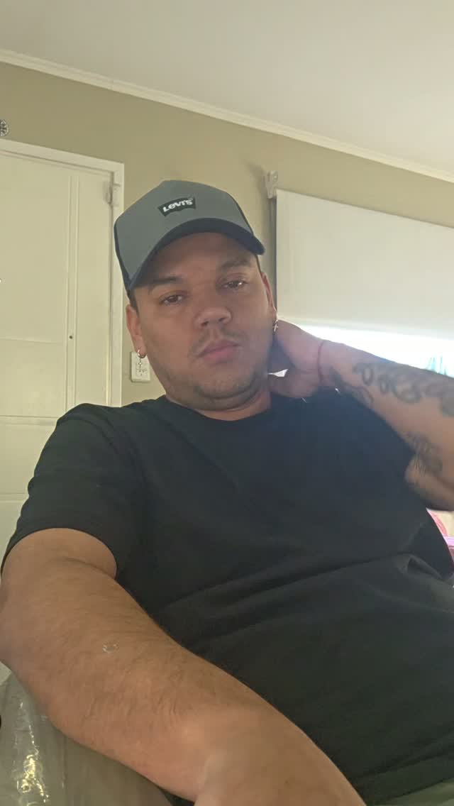 Instagram post by @lanzelottabryanok: Asi se siente cuando no sabes como sentirte,alguno mas asi medio perdido como yo ? 🤭