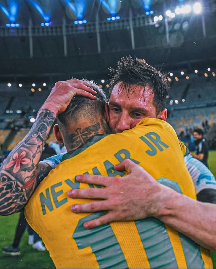 Instagram post by @neymarjr: Quem ama futebol te aproveitou ao longo desses anos… Hoje é seu ultimo jogo com a camisa da tua sele…