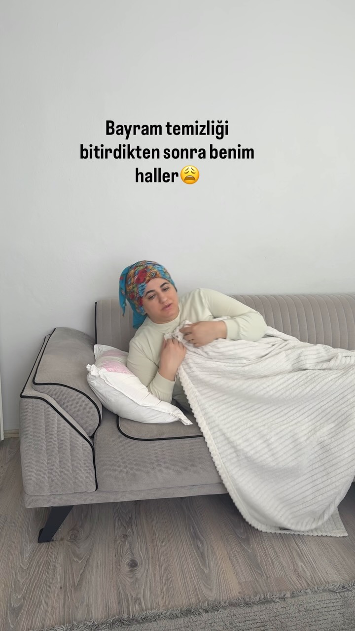 Instagram post by @seldaninonerileri: “Bayram temizliği sonrası beni servise alın” Kızlar sizde durumlar nasıl ? Sil sil bitmiyor… Bir tek…