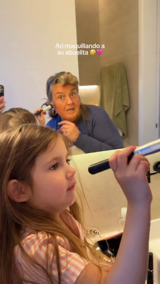 Instagram post by @stephaniedemner: Ari maquillando a la abuelita Chara para su cumple 🥰