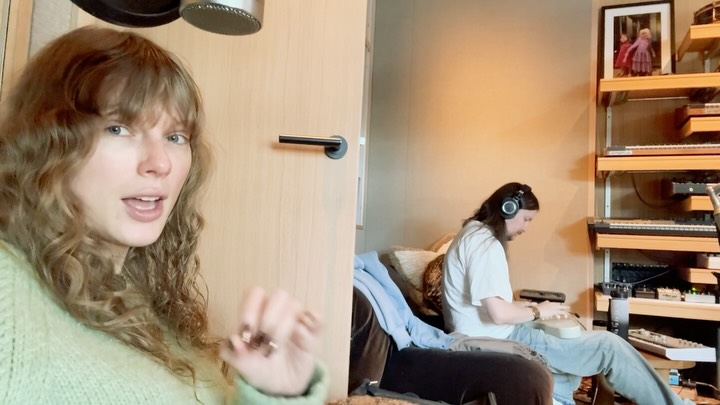taylorswift post