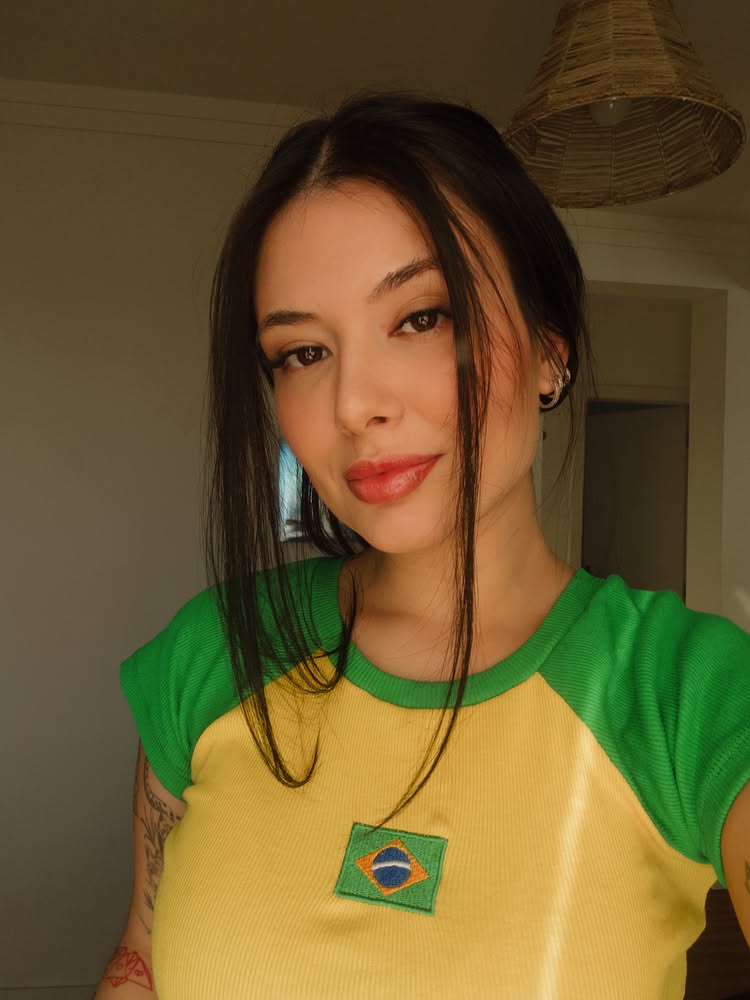 Instagram post by @thuanycarolines: 01 🇧🇷